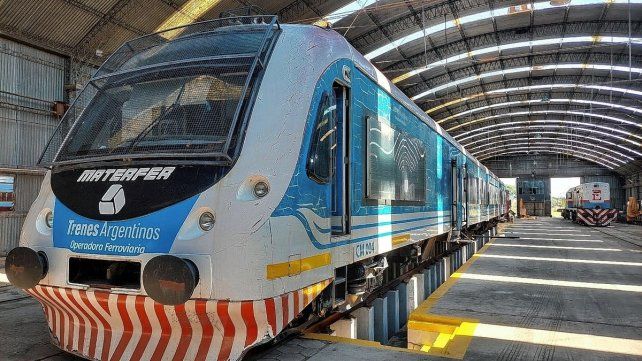 Se reincorpora un coche motor a la formación ferroviaria que une a Paraná y Colonia Avellaneda