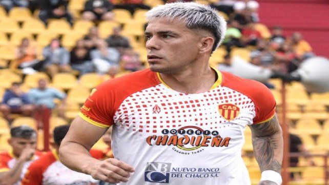 Juan Manuel Torres con los colores de Sarmiento de Resistencia. Juan Manuel Torres con los colores de Sarmiento de Resistencia.