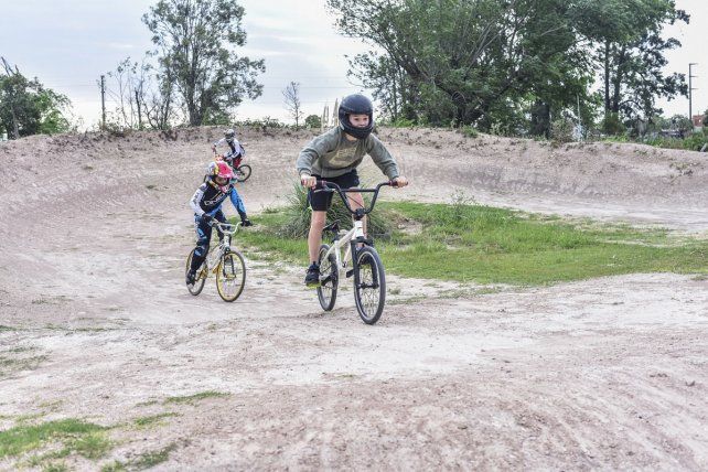 Actualmente en Apabi entrenan alrededor de 30 crossistas