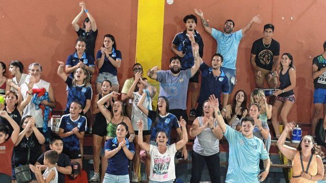 El aliento de los hinchas de Mariano Moreno