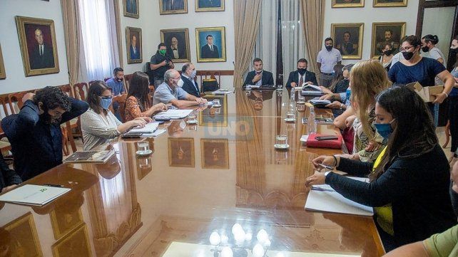 El incremento salarial para los docentes alcanzará al 33%