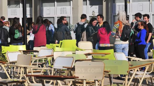Clase pública en Paraná, como parte de las actividades en defensa de la universidad pública