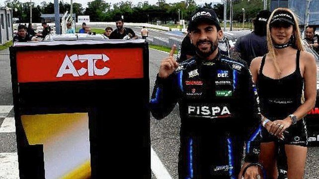 Julián Santero se quedó con todo en el Cabalén. Julián Santero se quedó con todo en el Cabalén.