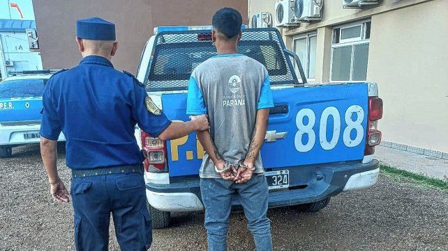 Le robó la mochila a una joven en Paraná y fue interceptado por los vecinos