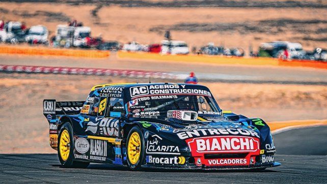 Nicolás Bonelli corre en Viedma. Nicolás Bonelli corre en Viedma.