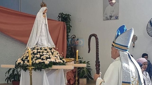 Devoción. Monseñor Puiggari presidirá la celebración religiosa posterior a la marcha con antorchas.