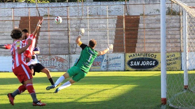 Paraná cerró la fase inicial a puro gol.