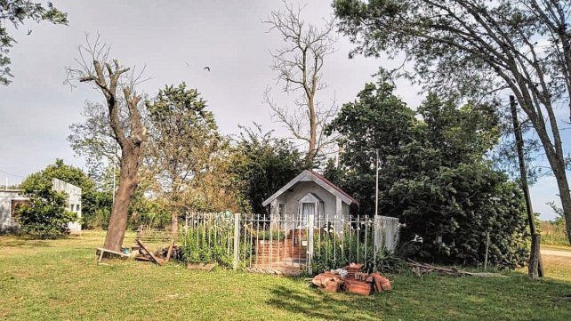 Robaron la campana de la escuela N°83 Armada Argentina y quieren recuperarla