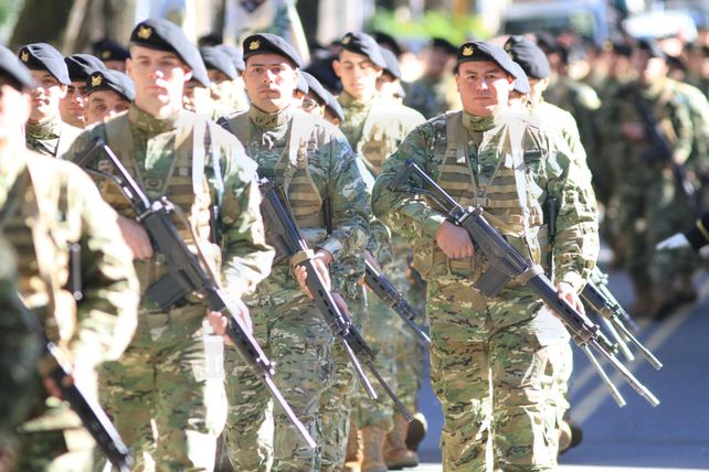 Paraná: por el desfile patrio habrá cortes de tránsito y desvíos en zona de calle Almirante Brown Paraná: por el desfile patrio habrá cortes de tránsito y desvíos en zona de calle Almirante Brown