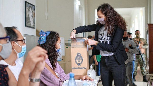 Elecciones Legislativas 2021: Nadia Burgos emitió su voto