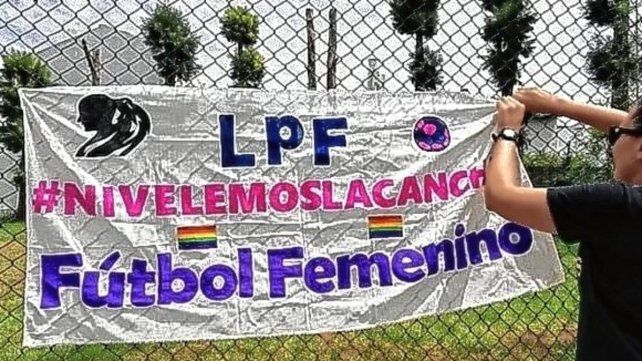 Las mujeres piden que se nivele la cancha en la Liga Paranaense de Fútbol