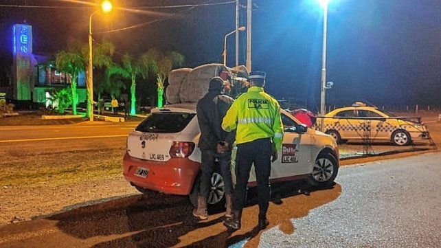 El pasajeros del remis fue detenido en Entre Ríos.