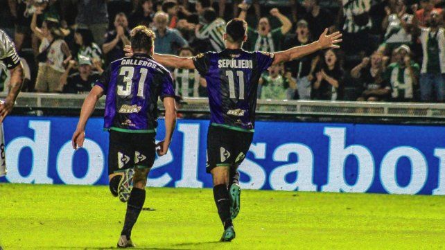 Banfield derrotó 2 a 0 a Deportivo Riestra Banfield derrotó 2 a 0 a Deportivo Riestra