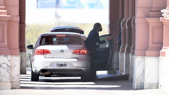 Santiago Cafiero llega a la Casa Rosada.