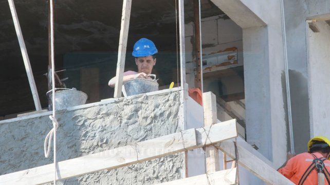 Tanto nuevas obras como refacciones impulsan las  ventas en el rubro de la construcción.