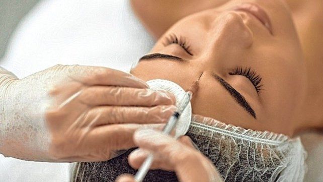 El uso de toxina botulínica es uno de los tratamientos estéticos más demandado tanto por mujeres como por hombres El uso de toxina botulínica es uno de los tratamientos estéticos más demandado tanto por mujeres como por hombres