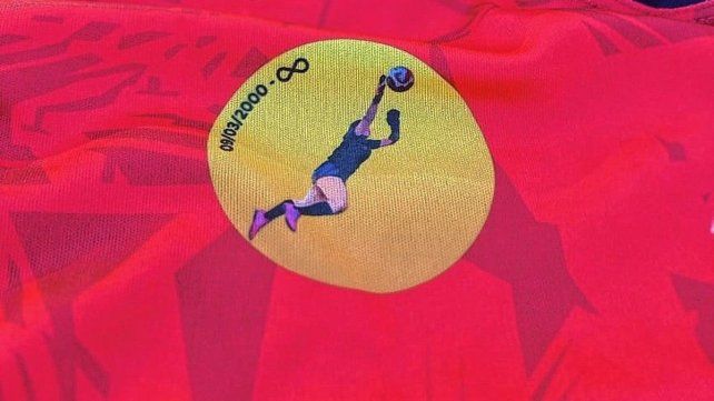 Arqueros Cap1tán le rindió homenaje a Carolina Larrosa Arqueros Cap1tán le rindió homenaje a Carolina Larrosa