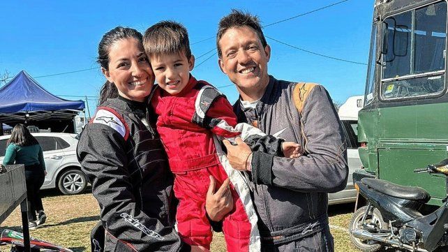 Comparten los fines de semana de karting. Comparten los fines de semana de karting.