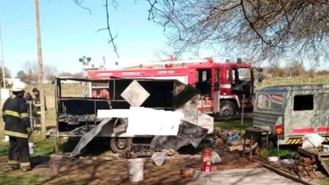 Un hombre murió luego de prenderse fuego su vivienda rodante Un hombre murió luego de prenderse fuego su vivienda rodante