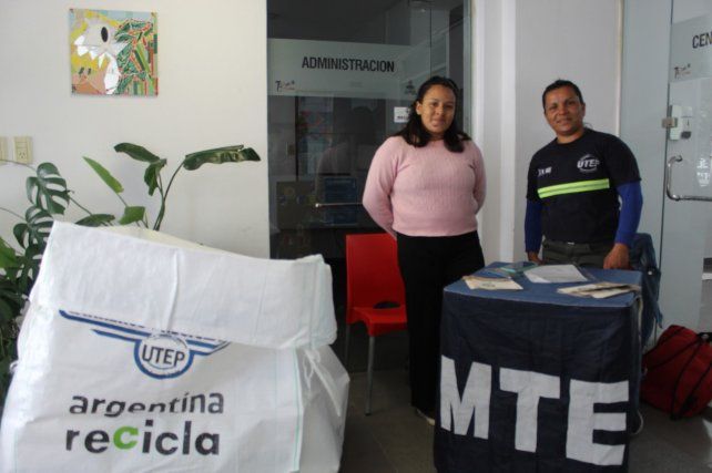 Los Recicladores del Paraná estarán presentes. Recibirán papel, plástico, cartón, vidrio y aluminio limpio y seco. Foto: gentileza AGMER Paraná Los Recicladores del Paraná estarán presentes. Recibirán papel, plástico, cartón, vidrio y aluminio limpio y seco. Foto: gentileza AGMER Paraná