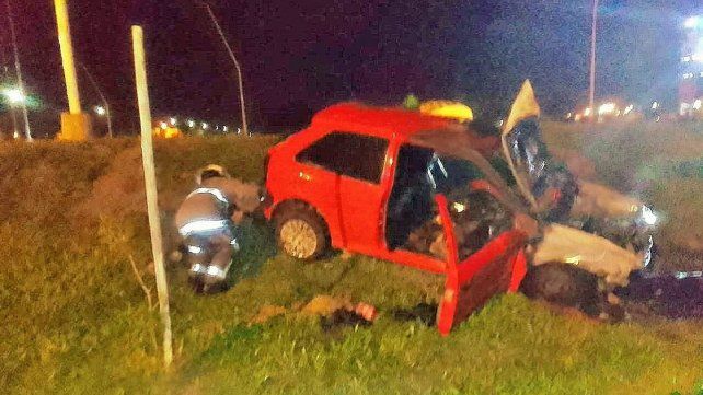 Auto incendiado en Concordia. Auto incendiado en Concordia. 