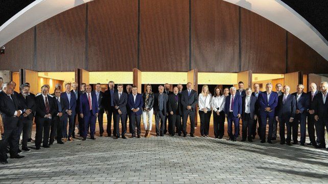 Del evento participaron destacadas personalidades de la política, la cultura, la sociedad civil y los principales representantes religiosos de los principales credos. El Papa Francisco y el presidente Alberto Fernández enviaron mensajes grabados. 