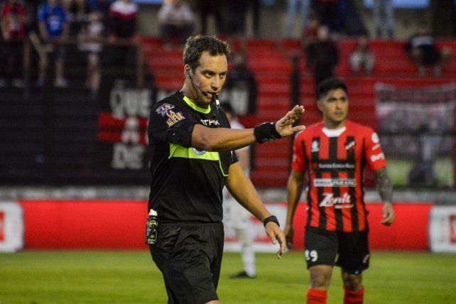 Patronato ganó un sólo encuentro con Rapallini como árbitro. 