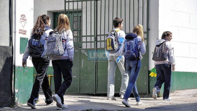 Trayectoria escolar; cambios en el sistema educativo y formación docente, algunos ejes de debate que plantea el Movimiento Educadores de Entre Ríos