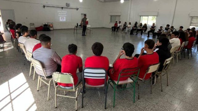 El Consejo de Educación inició talleres de RCP en escuelas de Paraná El Consejo de Educación inició talleres de RCP en escuelas de Paraná