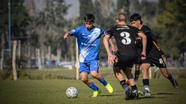 Mateo Quijano: estaba sin club, entrenaba sólo, llegó a Rosario y hoy se ilusiona con Racing Mateo Quijano: estaba sin club, entrenaba sólo, llegó a Rosario y hoy se ilusiona con Racing