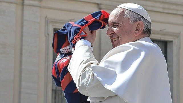 Arquero, pata dura y Cuervo: la pasión del Papa Francisco por el fútbol y San Lorenzo. Arquero, pata dura y Cuervo: la pasión del Papa Francisco por el fútbol y San Lorenzo.