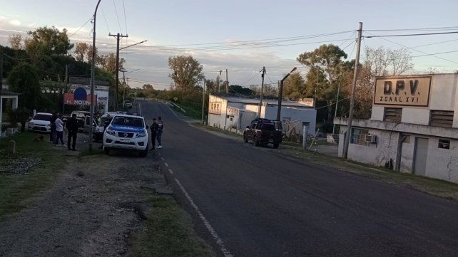 La Policía del departamento Victoria detuvo a tres personas por el robo millonario a un camionero.