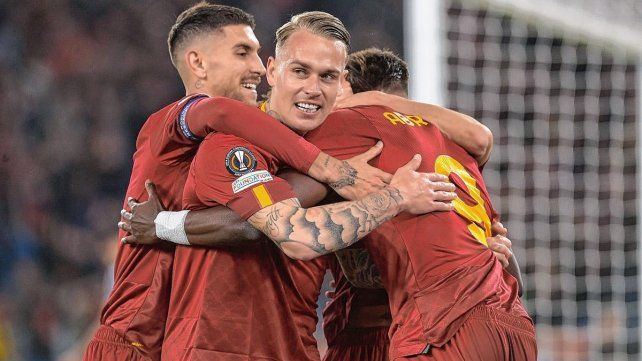 Roma derrotó 2 a 0 a Real Sociedad.