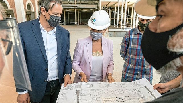 El intendente de Paraná, Adán Bahl, recorrió el lugar.