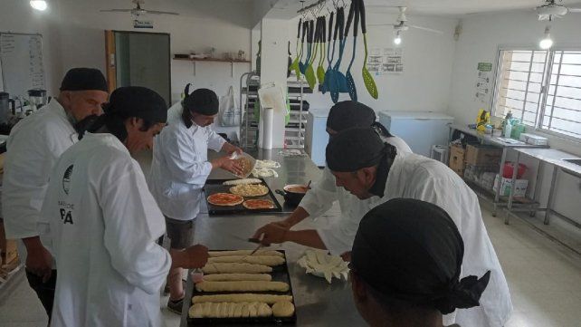 El municipio de Paraná impulsa talleres para personas en situación de calle. El municipio de Paraná impulsa talleres para personas en situación de calle.