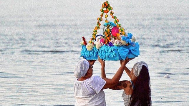 LA celebración de Iemanjá, en el Río Paraná. Foto: Gentileza Nuralain