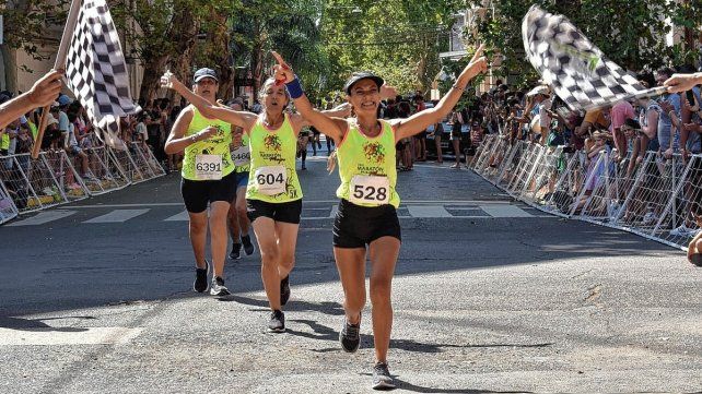 La prueba ganada por Nelsa Valenzuela, reunió a cerca de mil corredoras.