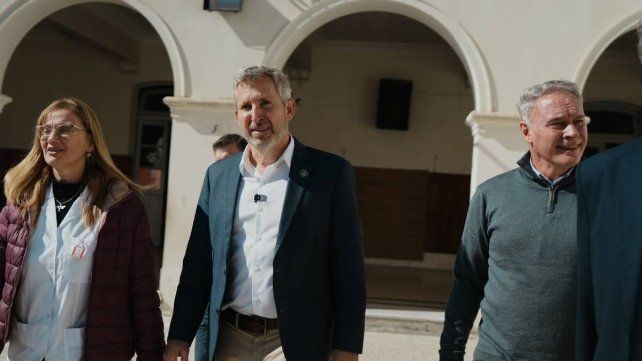 El gobernador de Entre Ríos, Rogelio Frigerio, recorrió días atrás la escuela N° 3 Domingo French de La Paz El gobernador de Entre Ríos, Rogelio Frigerio, recorrió días atrás la escuela N° 3 Domingo French de La Paz 