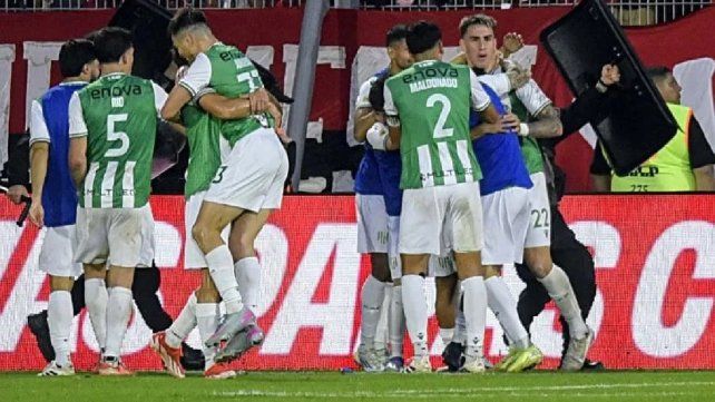 Victoria de Banfield ante Newell's en Rosario. Victoria de Banfield ante Newell's en Rosario.