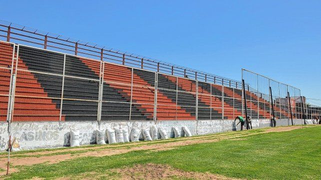 Las tribunas del Grella van tomando color.