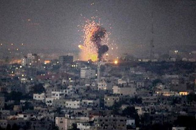 El Ministerio de Sanidad en Gaza informó este martes que la cifra de víctimas mortales en la Franja asciende a 189, mientras que los heridos superan los 1.400, mientras que las casas destruidas son más de 250. El Ministerio de Sanidad en Gaza informó este martes que la cifra de víctimas mortales en la Franja asciende a 189, mientras que los heridos superan los 1.400, mientras que las casas destruidas son más de 250.