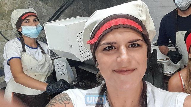 Andreína fabrica alfajores que son un éxito.