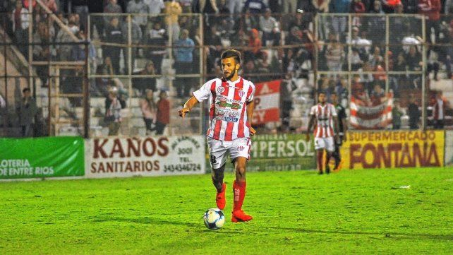 Gastón Blanc integró el plantel de Atlético Paraná en la temporada 17/18 del Torneo Federal A. Gastón Blanc integró el plantel de Atlético Paraná en la temporada 17/18 del Torneo Federal A.