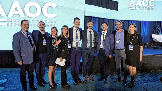 Presencia. La doctora Verónica Vilchez (a la derecha) destacó la importancia de disertar en el Congreso de Oncología Clínica.