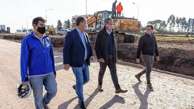 Bahl recorrió la obra de la Circunvalación de Paraná.