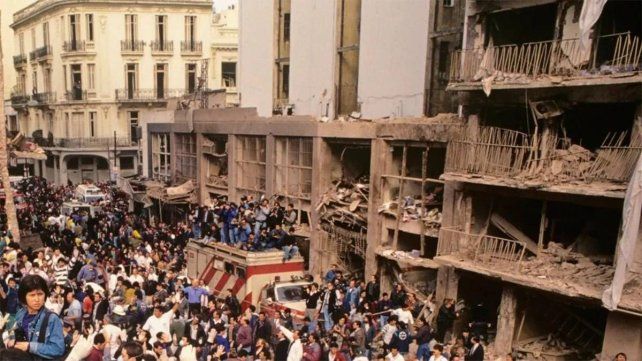 Se cumplen 31 años del atentado a la AMIA: el mayor ataque terrorista de la historia argentina. Se cumplen 31 años del atentado a la AMIA: el mayor ataque terrorista de la historia argentina.