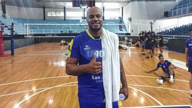 Junior, un histórico del vóleibol nacional, llegó a Paraná con los colores de UPCN. Junior, un histórico del vóleibol nacional, llegó a Paraná con los colores de UPCN.