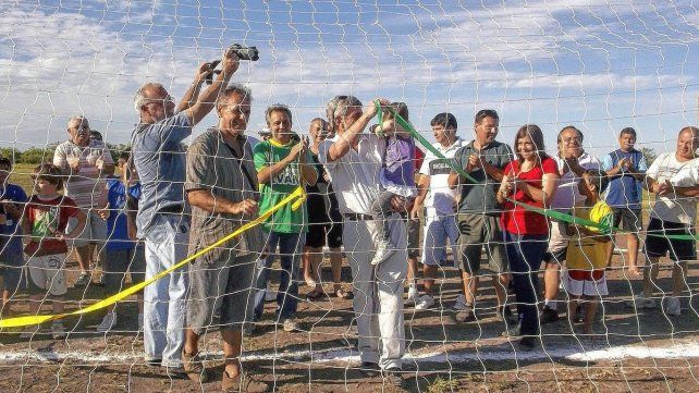 Hace 12 años Pruzzo recibió la donación de un terreno y armó un polideportivo Hace 12 años Pruzzo recibió la donación de un terreno y armó un polideportivo
