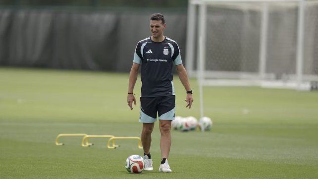Lionel Scaloni despeja las dudas en el once de la Selección Argentina en el último entrenamiento antes de Cabo Verde Lionel Scaloni despeja las dudas en el once de la Selección Argentina en el último entrenamiento antes de Cabo Verde