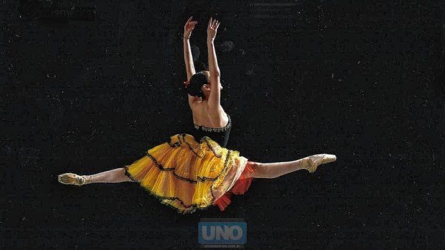 A sus 15 años, Cynthia se destaca como bailarina